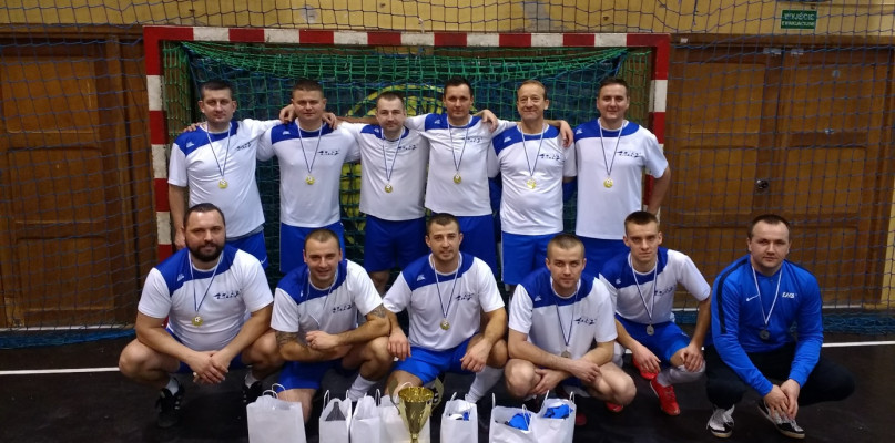 W górnym rzędzie od lewej: Paweł Kozyra, Dariusz Zychowicz, Przemysław Dadia, Łukasz Jakubczak, Krzysztof Fidler, Wojciech Nawój, w dolnym rzędzie od lewej: Krzysztof Krupa, Mateusz Sobczyk, Piotr Szymala, Michał Hajduk, Tomasz Nowak, Tomasz Piątek.
