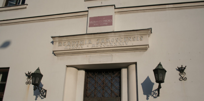 budynek Akademii Zamojskiej, sierpień 2019 r.