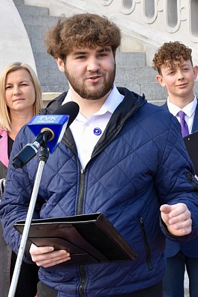 Zamość. Młodzi ostrzegają przed zadłużeniem Polski-5830