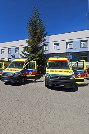 Zamojskie pogotowie ma nowe karetki-5873
