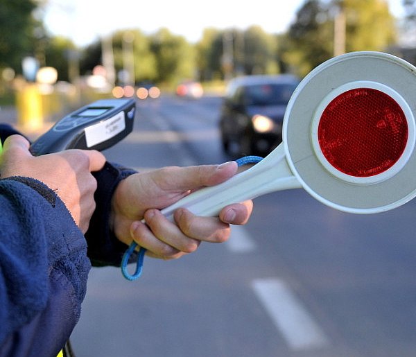 Komenda Główna Policji: od początku majówki zatrzymano 950 nietrzeźwych kierowców-363674