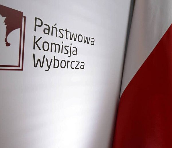 PKW: wyborcy mogą potwierdzać tożsamość aplikacją mObywatel-363875