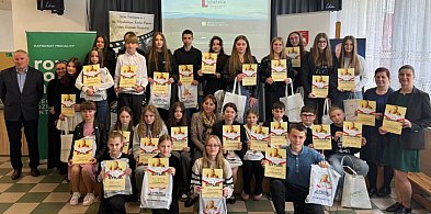 Konkurs o Prymasie Wyszyńskim przyciągnął tłumy uczniów-364011