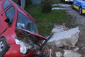 Suzuki w rowie, kierowca nietrzeźwy. Cudem przeżył-364183