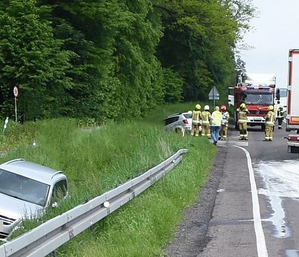 Karambol na DK17 w Dąbrowie Tarnawackiej – cztery pojazdy rozbite-364224