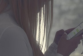 Odgórny zakaz telefonów w szkołach? MEN zdradza plany zmian-364300