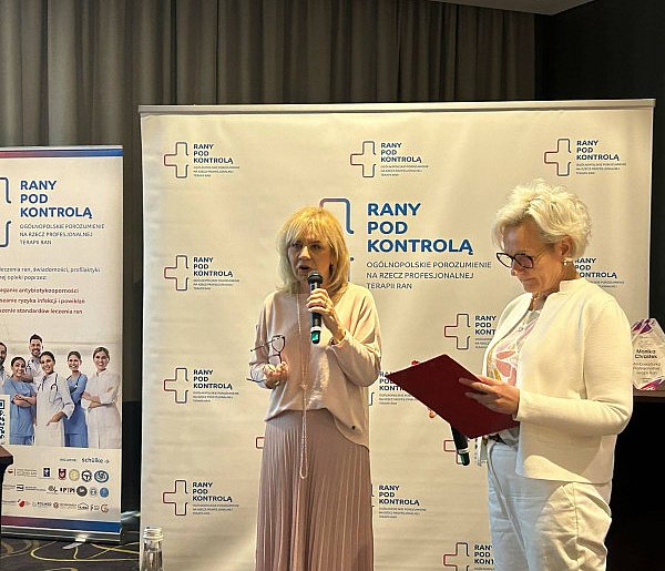 Pielęgniarki z Lubelskiego ambasadorkami leczenia ran-364381