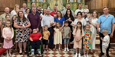 Domowy Kościół przyciąga coraz więcej rodzin-364461