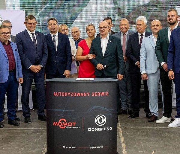 Tłumy w Auto Serwis Momot – emocje, pasja i nowości motoryzacji-364589