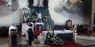 Atak w kościele w Lubaczowie – mężczyzna rzucił butelką-364723