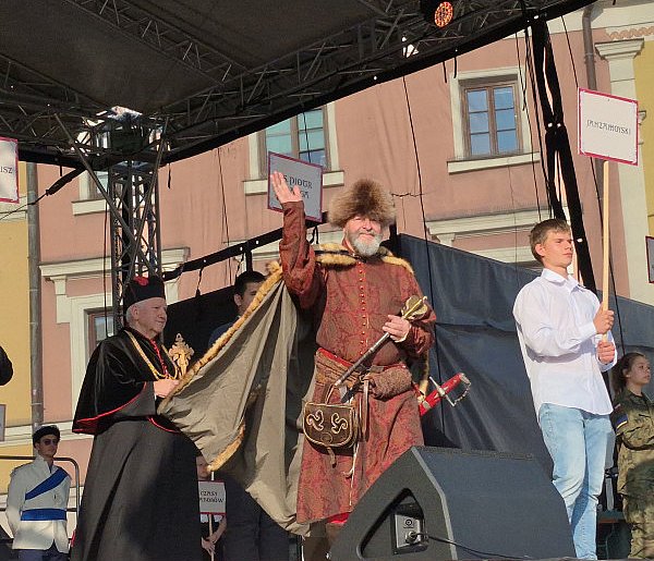 Zamojski Orszak Dziejów uczcił 1000-lecie Korony Polskiej-364738