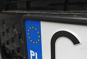 Rejestracja auta przez internet i koniec z przynoszeniem tablic. Rząd przyjął...-365048