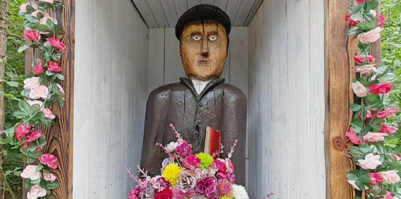 Lasy Janowskie zyskały nową kapliczkę św. Jana Nepomucena - 365042