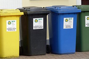 Koniec z darmowymi workami na śmieci. Tak zmieniają się zasady w gminach-365278