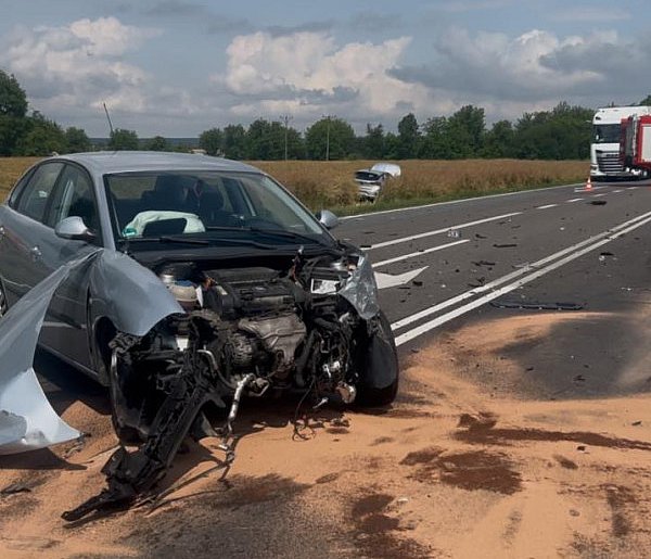 Lubelskie/ Po wypadku zablokowana DK17 w Krasnymstawie-365330
