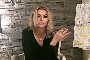 Małgorzata Rita Kowalska, malarka z LUW podbija świat-365355