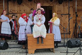 Oczepiny Mani w wykonaniu Regionalnej Grupy Obrzędowej-365411