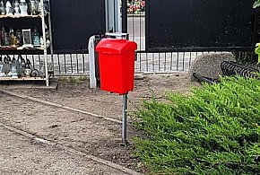 Widzisz taki pojemnik na cmentarzu. Oto, do czego służy-367244