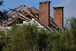 Wiceszef MON: poza odbudową domu zaproponował rodzinie z Wyryków 200 tys. zł-367397