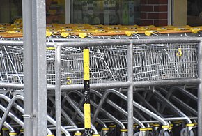 Czy 1 listopada zrobisz zakupy? Ten weekend zaskoczy wielu klientów-367460