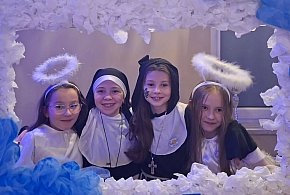 Dzieci bawiły się na Balach Wszystkich Świętych-367493