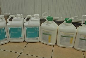 Groźne pestycydy przejęte na granicy. Miały trafić do lokalnych upraw-367811