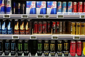 Popularne napoje pójdą ostro w górę. Rząd szykuje podwyżkę VAT-368316