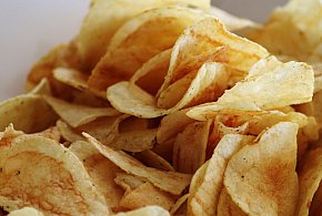 Podatek tłuszczowy uderzy w przekąski? Posłowie pokazują projekt-368428