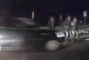 Potrącenie na pasach w Józefowie. Kierująca uciekła