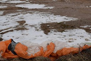 Wypadek z udziałem paralotniarza