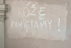 Tablica Róży Luksemburg dzieli Zamość