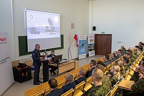 Nowe laboratorium systemów dowodzenia w dęblińskiej Szkole Orląt