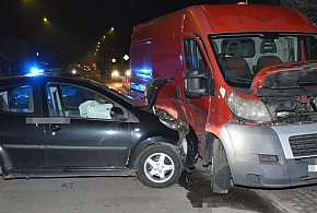 Rajd ulicami Biłgoraja. 45-latek staranował trzy auta i trafił do szpitala
