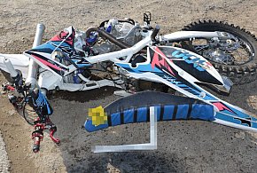 Motocyklista z zakazem, kierowca auta po alkoholu. Groźny wypadek w Janowie Lub.