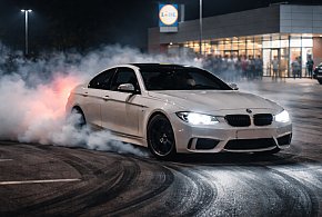 Pościg za kierowcą Audi w Biłgoraju. Driftował na parkingu