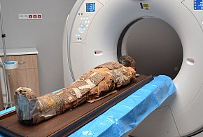 Egipska mumia pod lupą radiologów z Lublina