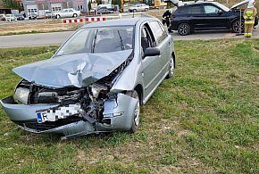 Groźne zderzenie w Dachnowie. Dwa auta rozbite