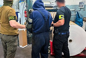KAS i CBŚP rozbiły nielegalną drukarnię do produkcji papierosów