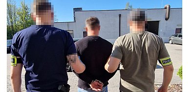 Latami ukrywał się po pijackim wypadku. Wpadł pod Tomaszowem