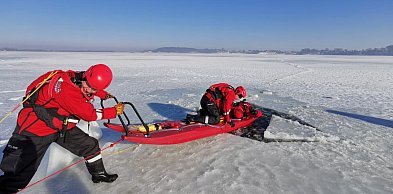 Lód, adrenalina i ćwiczenia nad zalewem w Nieliszu