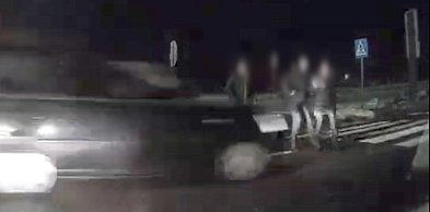 Potrącenie na pasach w Józefowie. Kierująca uciekła