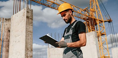 Freistellung dla polskiej firmy - jak uzyskać zwolnienie z podatku budowlanego w N