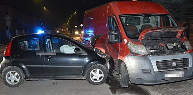 Rajd ulicami Biłgoraja. 45-latek staranował trzy auta i trafił do szpitala