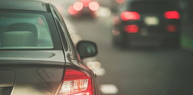 Najczęstsze błędy kierowców w ruchu miejskim – co pokazują statystyki?