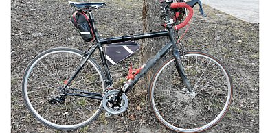 Krasnobród. Rowerzysta uderzył w auto po nagłym manewrze kierującej