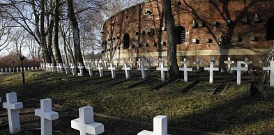 Ponad 236 tys. zł dla Zamościa na renowację mogił na Rotundzie