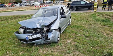 Groźne zderzenie w Dachnowie. Dwa auta rozbite