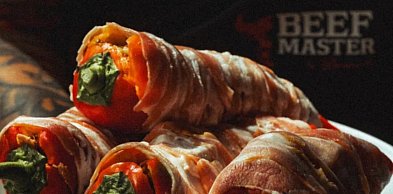 Papryka Ramiro z szarpaną wołowiną i sosem serowym