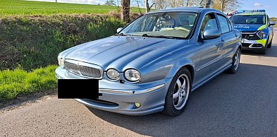 Pijany kierowca Jaguara uciekał przed policją. Miał 2 promile