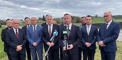 Droga 858 w bardzo złym stanie. Samorządy apelują o wsparcie